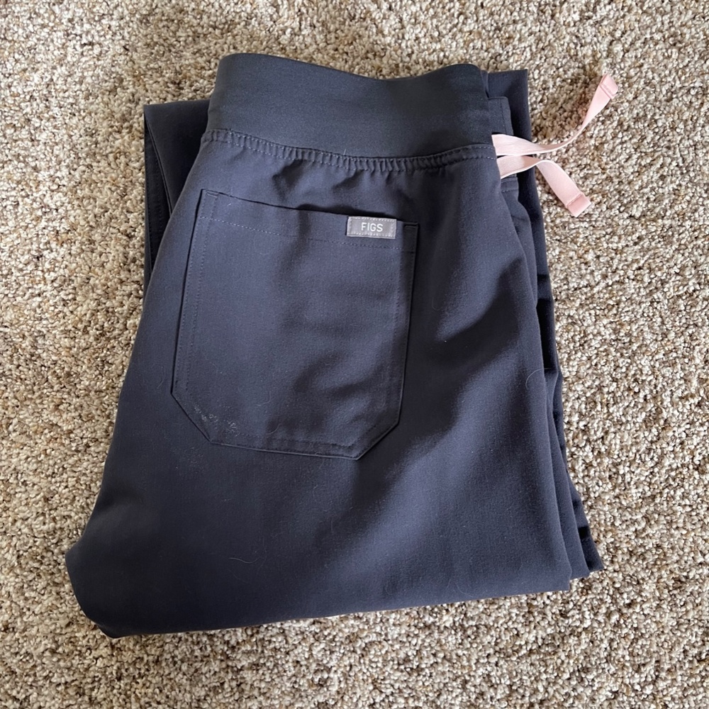 Figs Women's Black Scrub Pants with Pink Drawstring